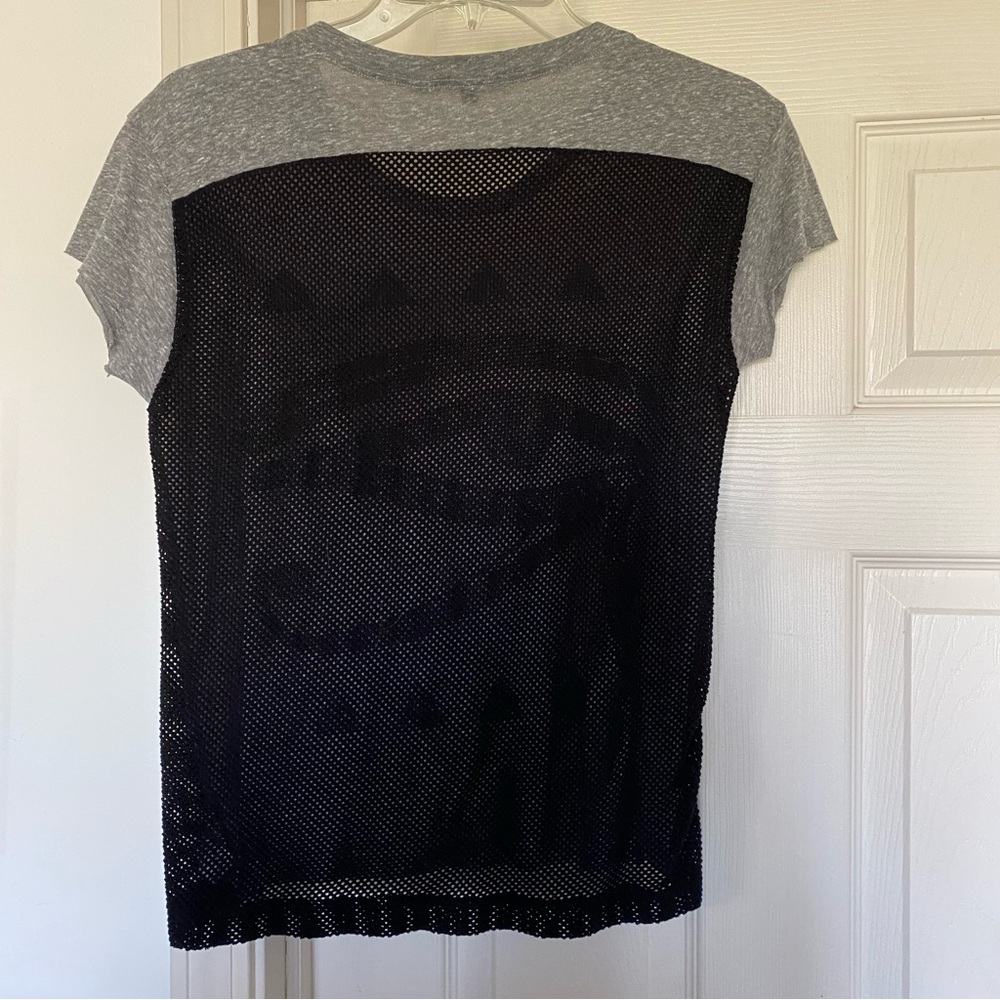 Size xs mesh back Egyptian theme short sleeve tee - Picture 3 of 5